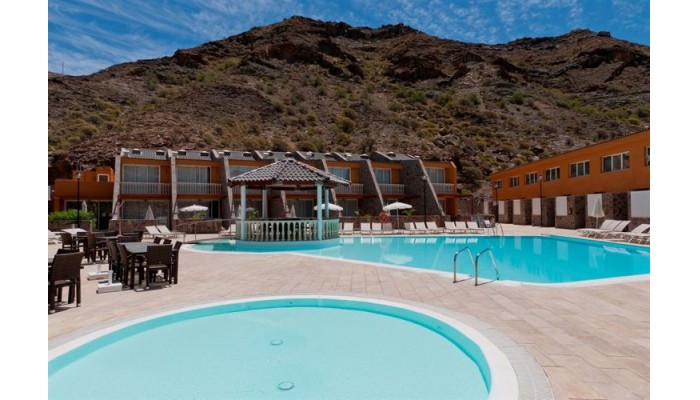 Tauro Resorts poza 7