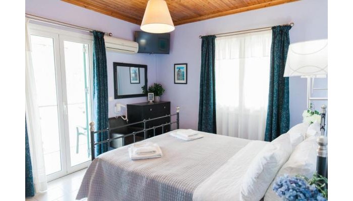 Babis Studio Apartments poza 11