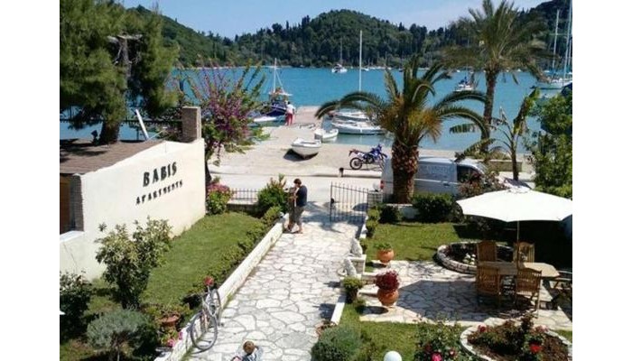 Babis Studio Apartments poza 0