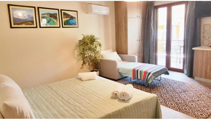 Babis Studio Apartments poza 8