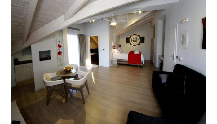 Aura Boutique Hotel poza 3