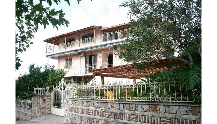 Liocharis Apartments poza 1