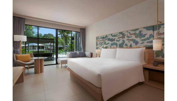 Le Meridien Phuket Mai Khao Beach Resort poza 3