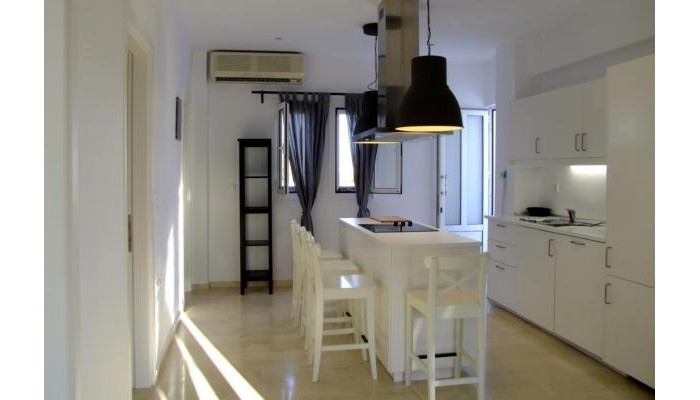 Helios Studios & Apts poza 3