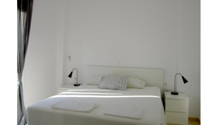 Helios Studios & Apts poza 1