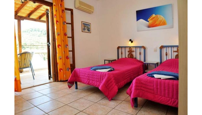Fengeros Village poza 9