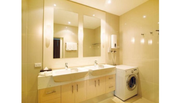 Hotel Oaks On Lonsdale poza 2