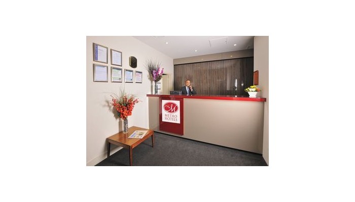 Metro Apartments poza 0