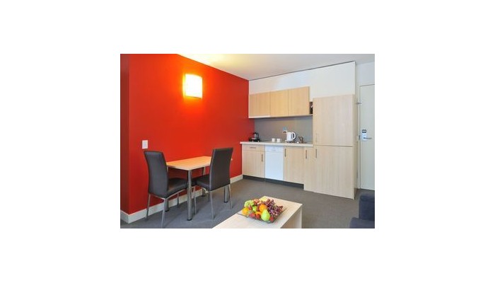 Metro Apartments poza 3