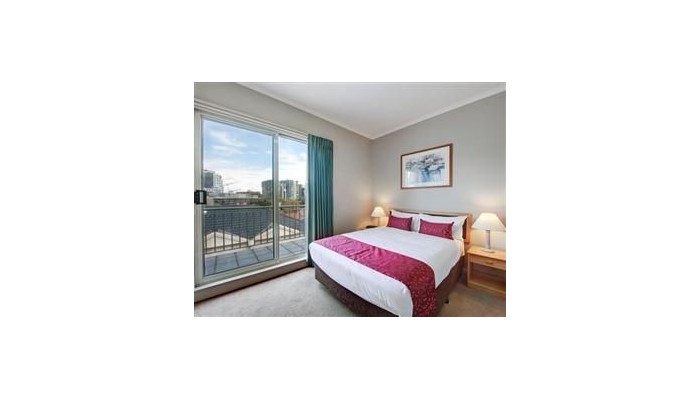 Quest Windsor Apartments poza 2