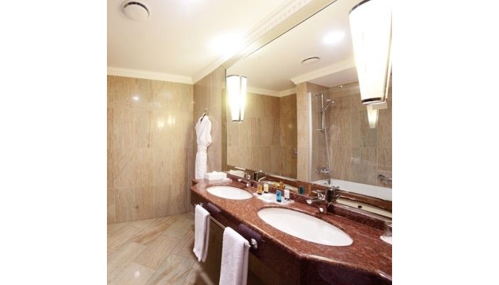 Hotel Crowne Plaza Minsk poza 8