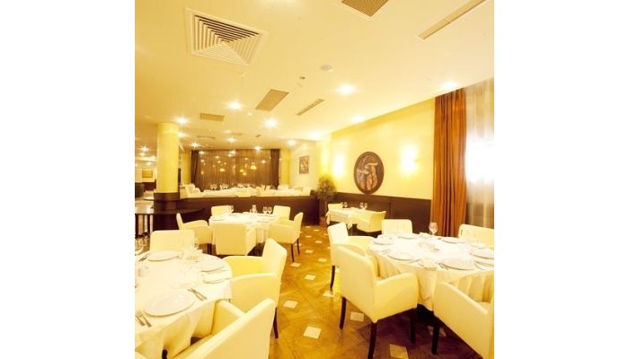 Hotel Crowne Plaza Minsk poza 4