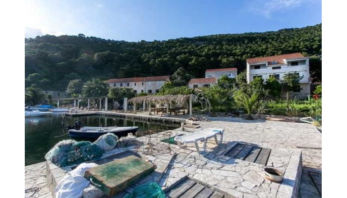 Odisej Hotel poza 2