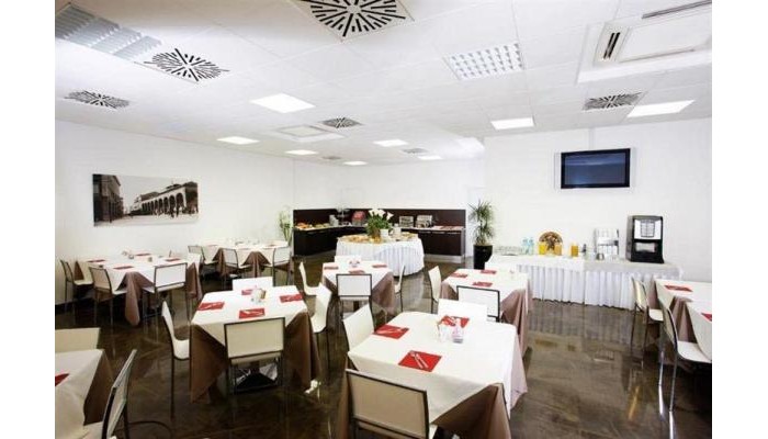 Hotel Carpi poza 3
