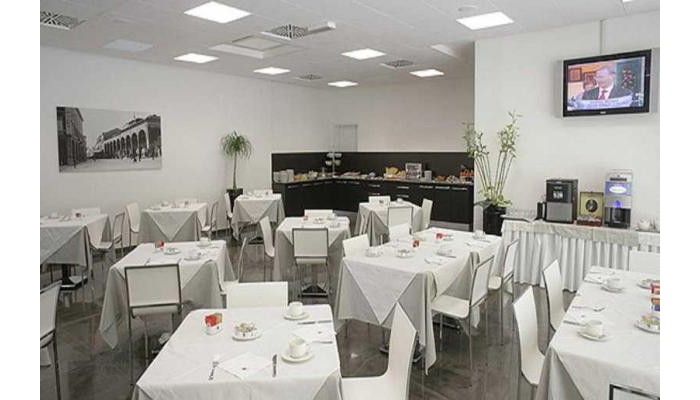 Hotel Carpi poza 2
