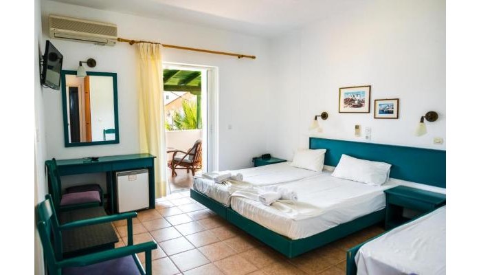 Three Stars Beach Hotel poza 3