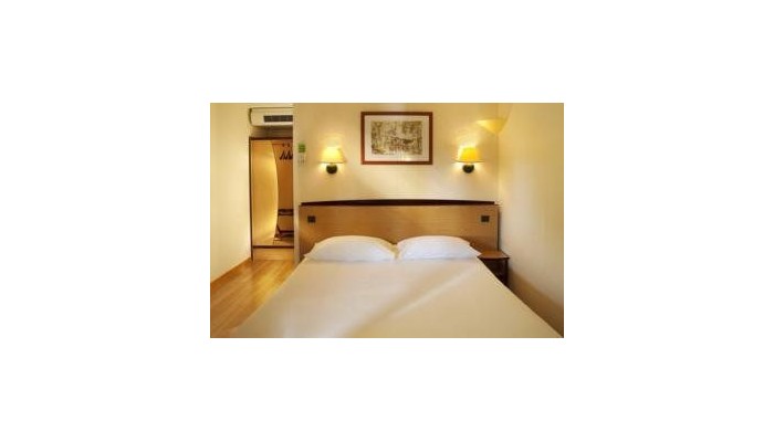Hotel Campanile Vannes poza 1