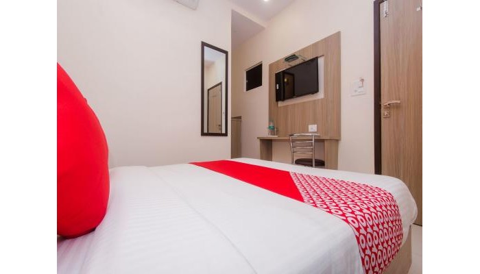 Hotel Oyo 14056 Golden Arch poza 3