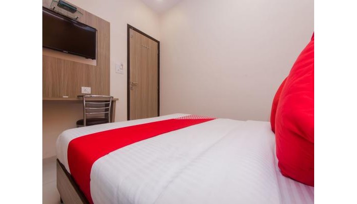 Hotel Oyo 14056 Golden Arch poza 5