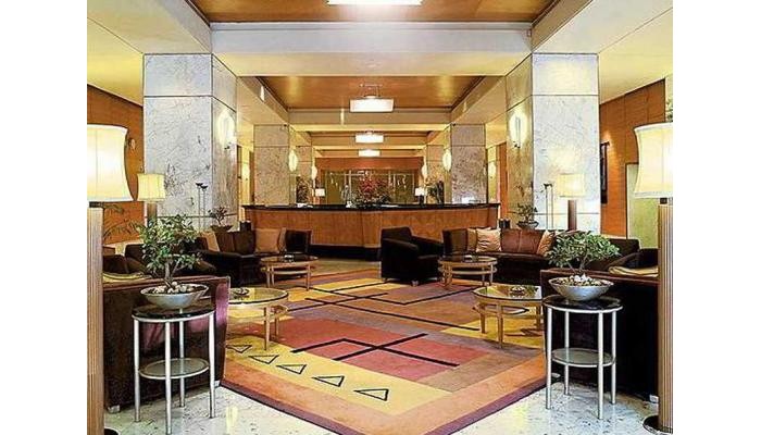 Hotel Vivanta By Taj President poza 1