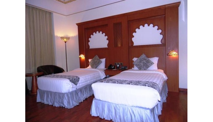 The Platinum Hotel poza 2