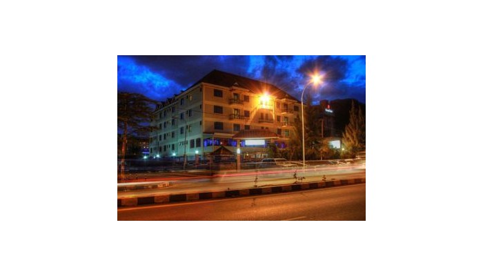 The Hennessis Hotel poza 2