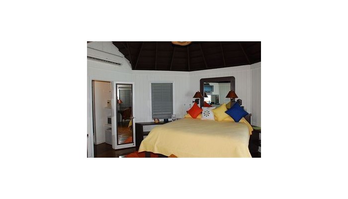 Hotel Compass Point Beach poza 0