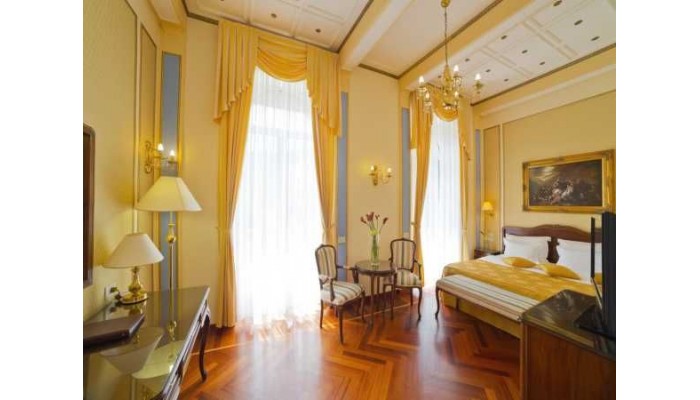 Hotel Milenij poza 18