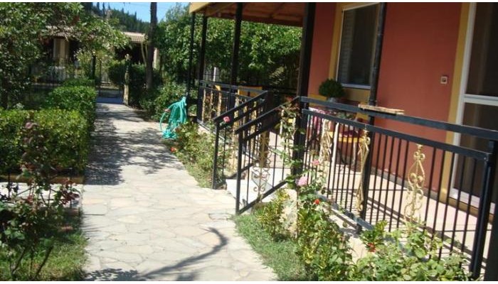 Elena Apartments poza 1