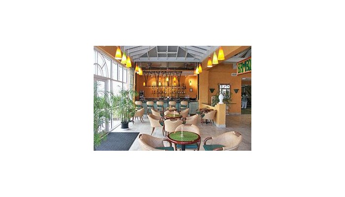 Hotel Comfort Suites poza 0