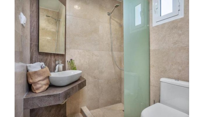 Armyra Studios poza 12