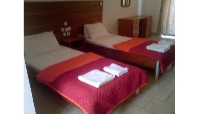 Coliseum Studios And Apartments poza 3