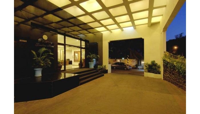 Hotel Ramee Grand poza 0