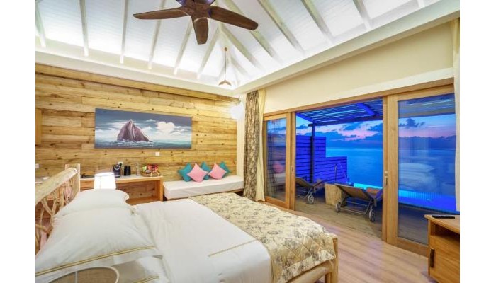 Hotel You & Me By Cocoon Maldives poza 6