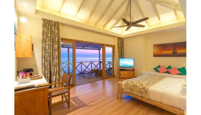 Hotel You & Me By Cocoon Maldives poza 11