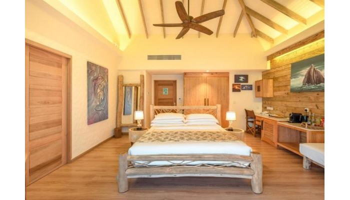 Hotel You & Me By Cocoon Maldives poza 8