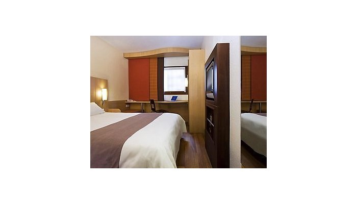 Hotel Ibis Est Beynost A42 poza 0