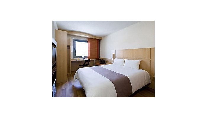 Hotel Ibis Est Beynost A42 poza 3