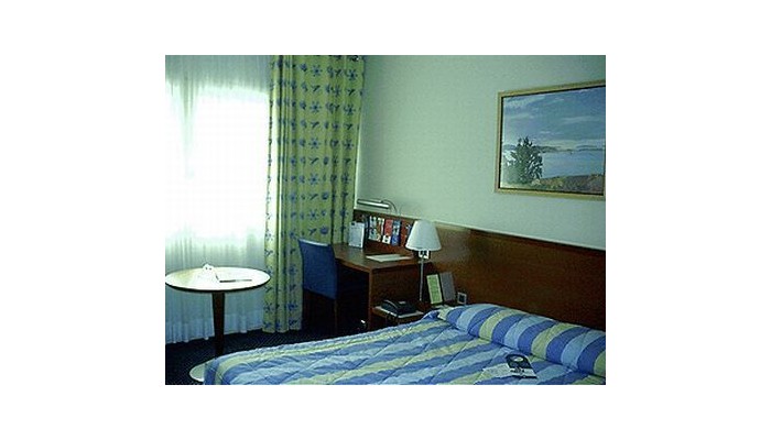 Hotel Mercure Charbonnieres poza 4