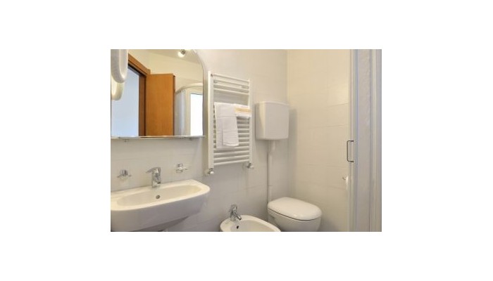 Hotel Guya poza 7