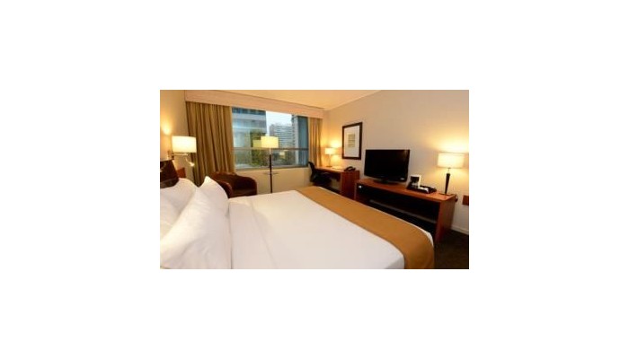 Hotel Holiday Inn Express Santiago Las Condes poza 0