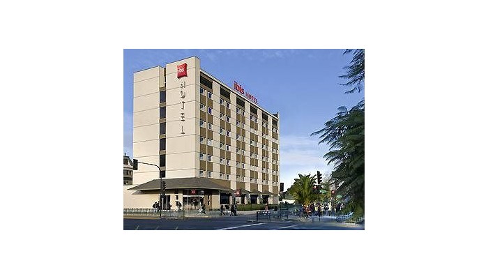 Hotel Ibis Santiago Estacion Central poza 1