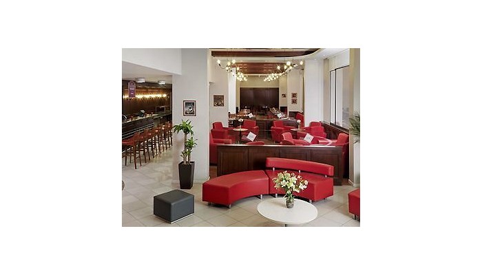 Hotel Ibis Santiago Estacion Central poza 5