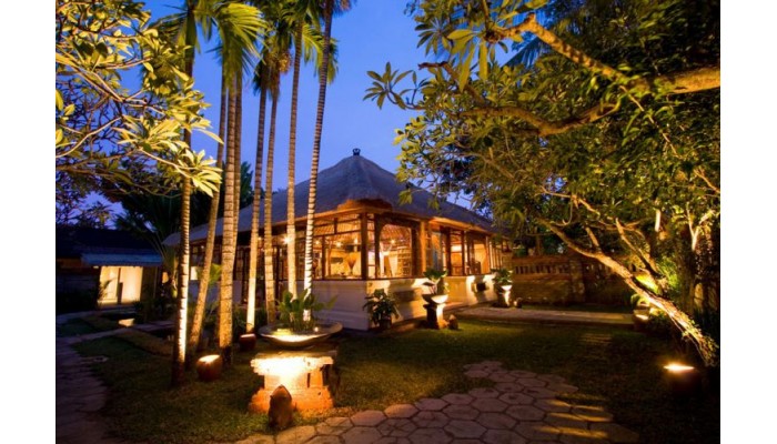 Tandjung Sari Hotel poza 3