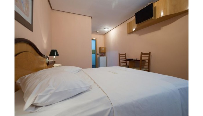 Requint Hotel poza 3