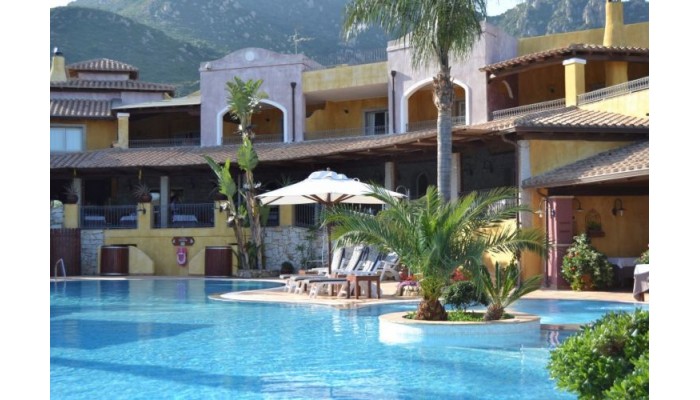 Hotel Cruccuris poza 11