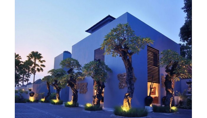 Hotel The Seminyak Suite Private Villa poza 4