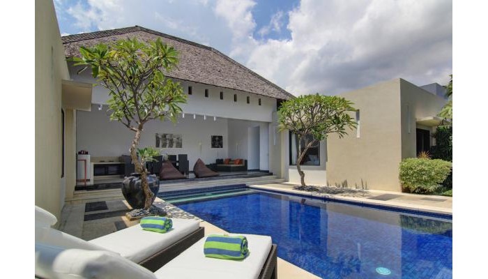 Hotel The Seminyak Suite Private Villa poza 8