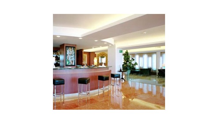 Hotel City poza 0