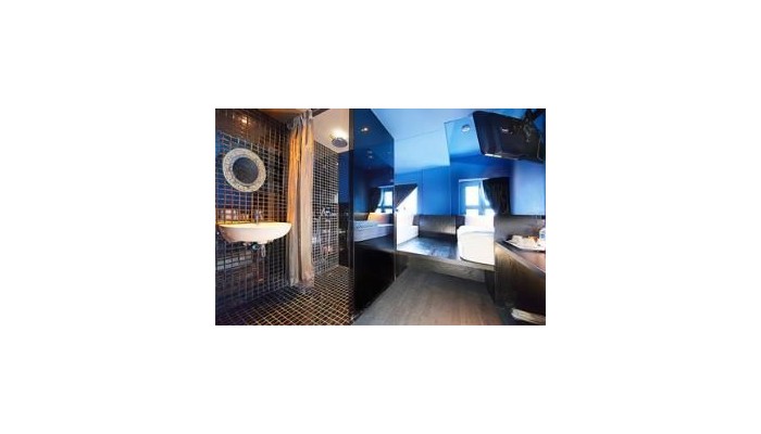 Porcelain Hotel poza 4